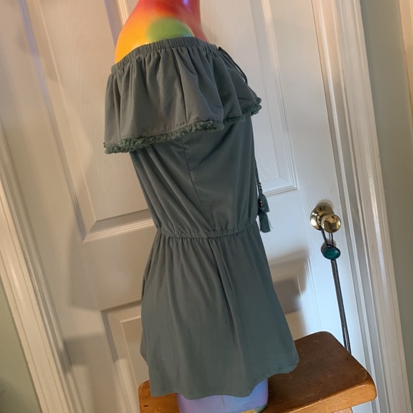 Beautiful DEREK HEART Romper - Picture 8 of 15